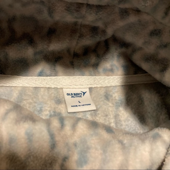 Old Navy active wear. Funnel neck cropped micro fleece sweatshirt for women! - Picture 4 of 7